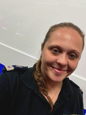 Romana Weber Hochzeitsplanerin in ihrer zweiten Arbeit als Notfallsanitäterin